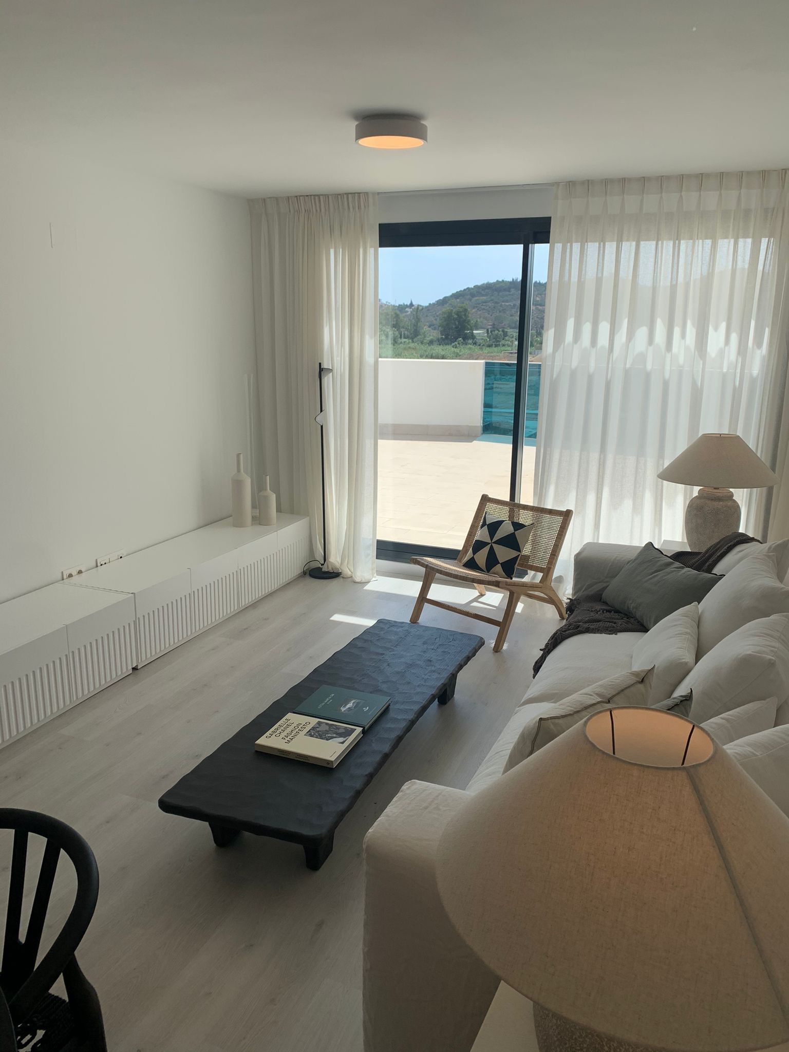 Living room of Flat for sale in Mijas  with Air Conditioner, Terrace and Storage room