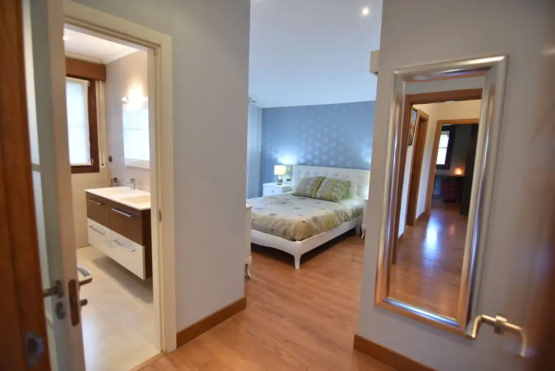 Dormitori de Casa o xalet en venda en Ermua amb Calefacció, Jardí privat i Terrassa
