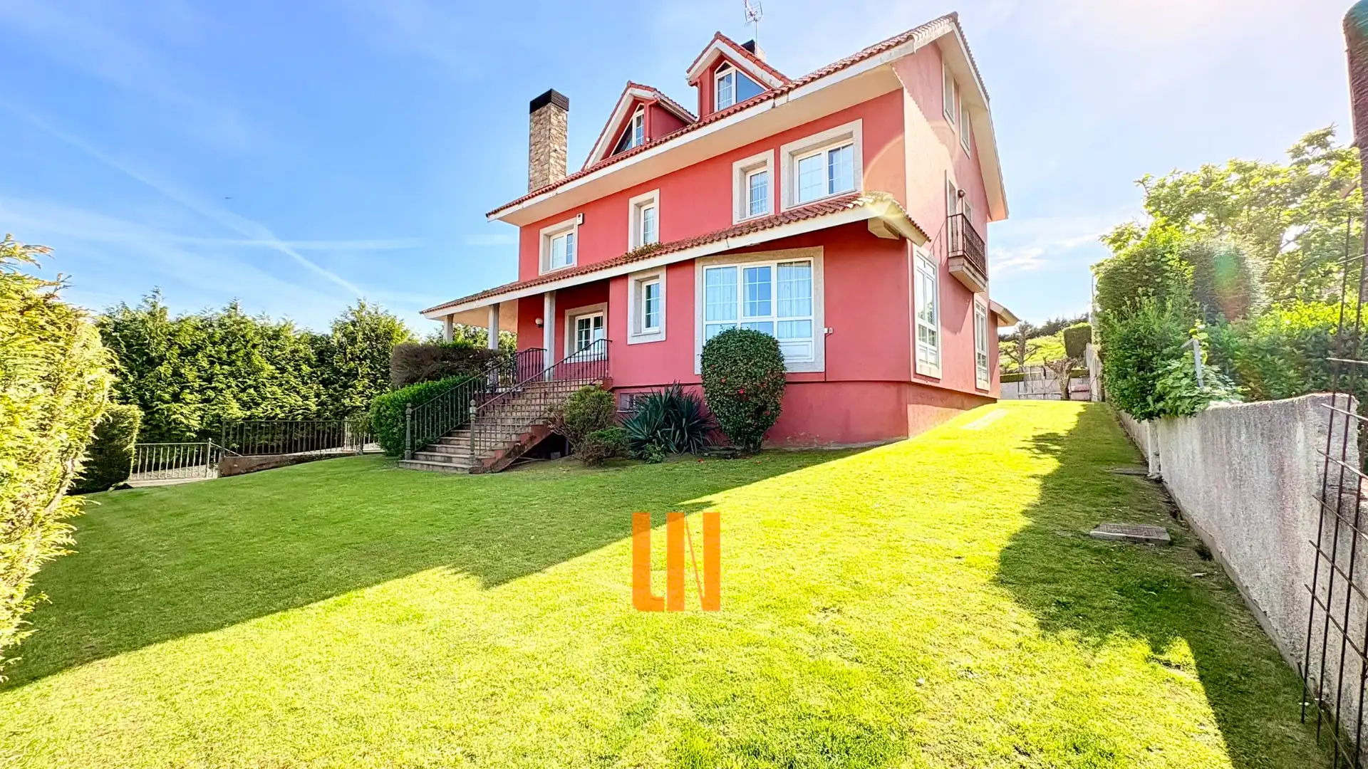 Vista exterior de Casa o chalet en venta en A Coruña Capital  con Calefacción, Parquet y Terraza