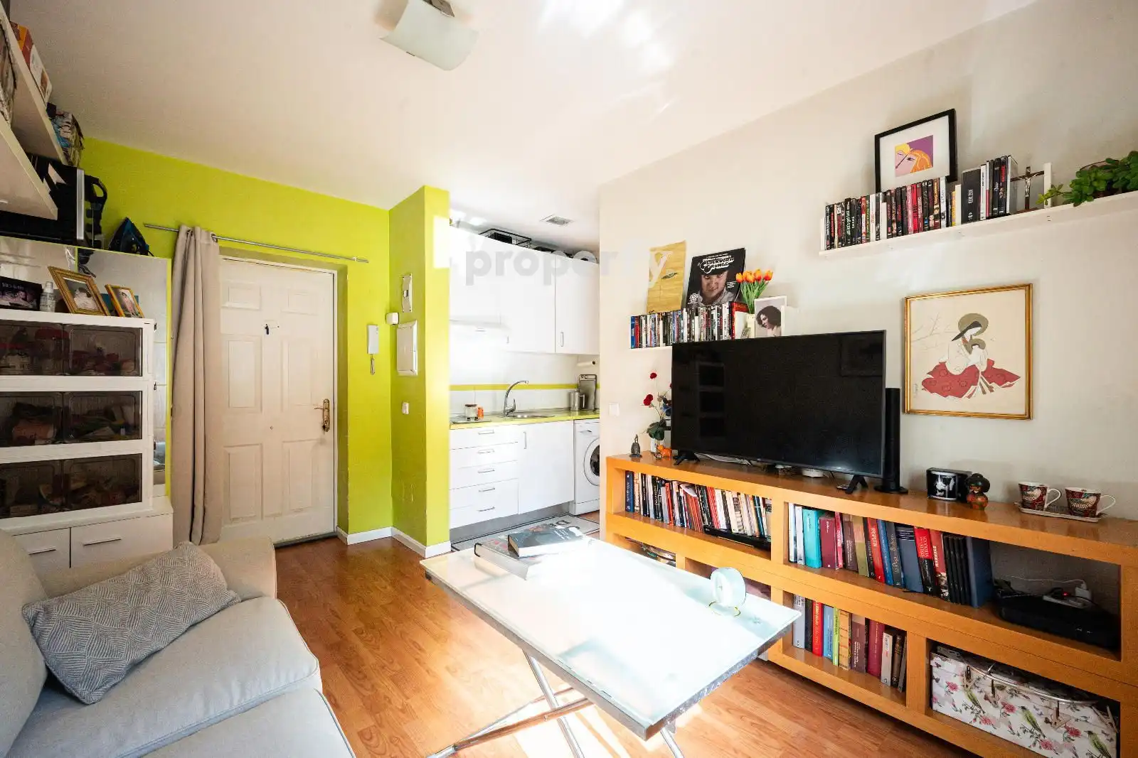 Living room of Flat for sale in Madrid  with Heating, Parquet flooring and Furnished