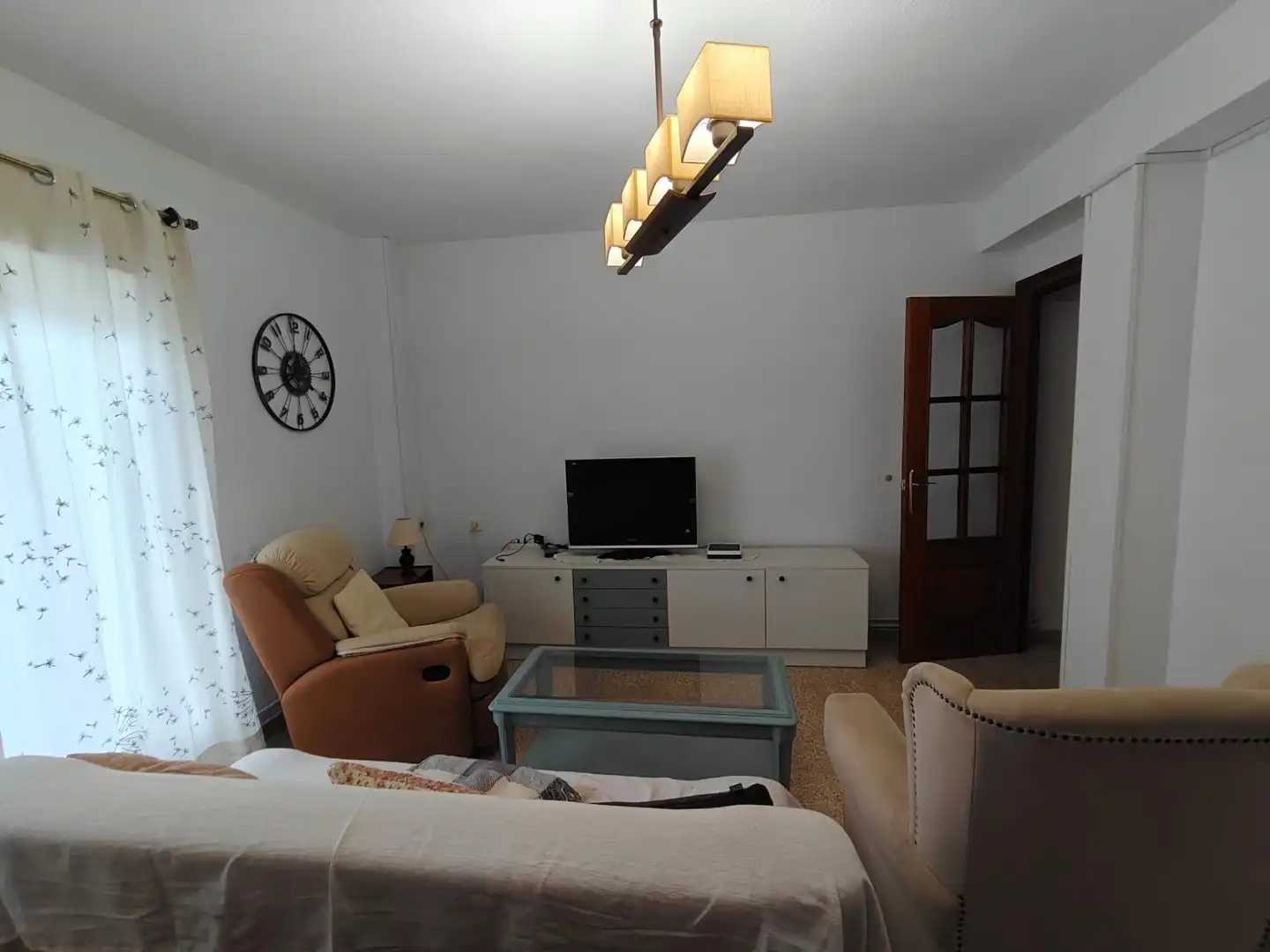 Sala de estar de Piso para compartir en Granada con Calefacción, Amueblado y Balcón