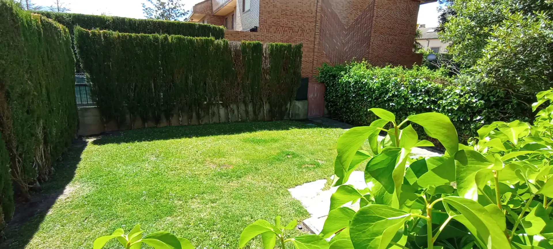 Jardí de Casa adosada en venda en Simancas amb Calefacció, Jardí privat i Parquet
