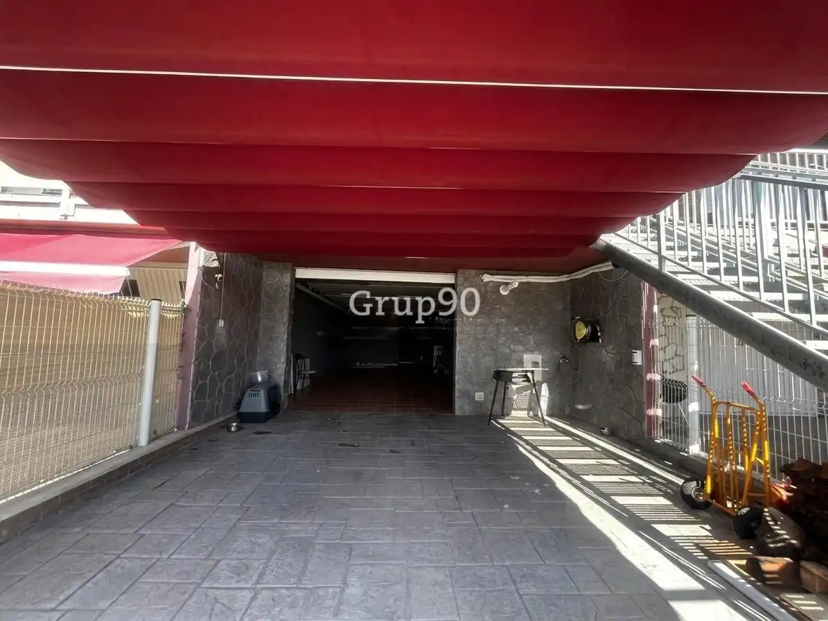 Parking de Casa adosada en venta en Puigverd de Lleida con Aire acondicionado, Calefacción y Parquet