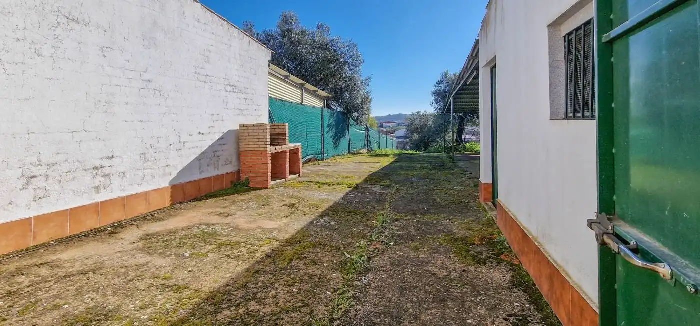 Vista exterior de Finca rústica en venta en Salvatierra de los Barros con Jardín privado, Terraza y Trastero