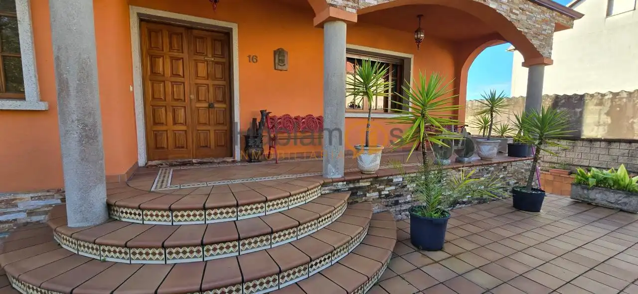 Casa o xalet en venda en Vilagarcía de Arousa amb Calefacció, Jardí privat i Terrassa