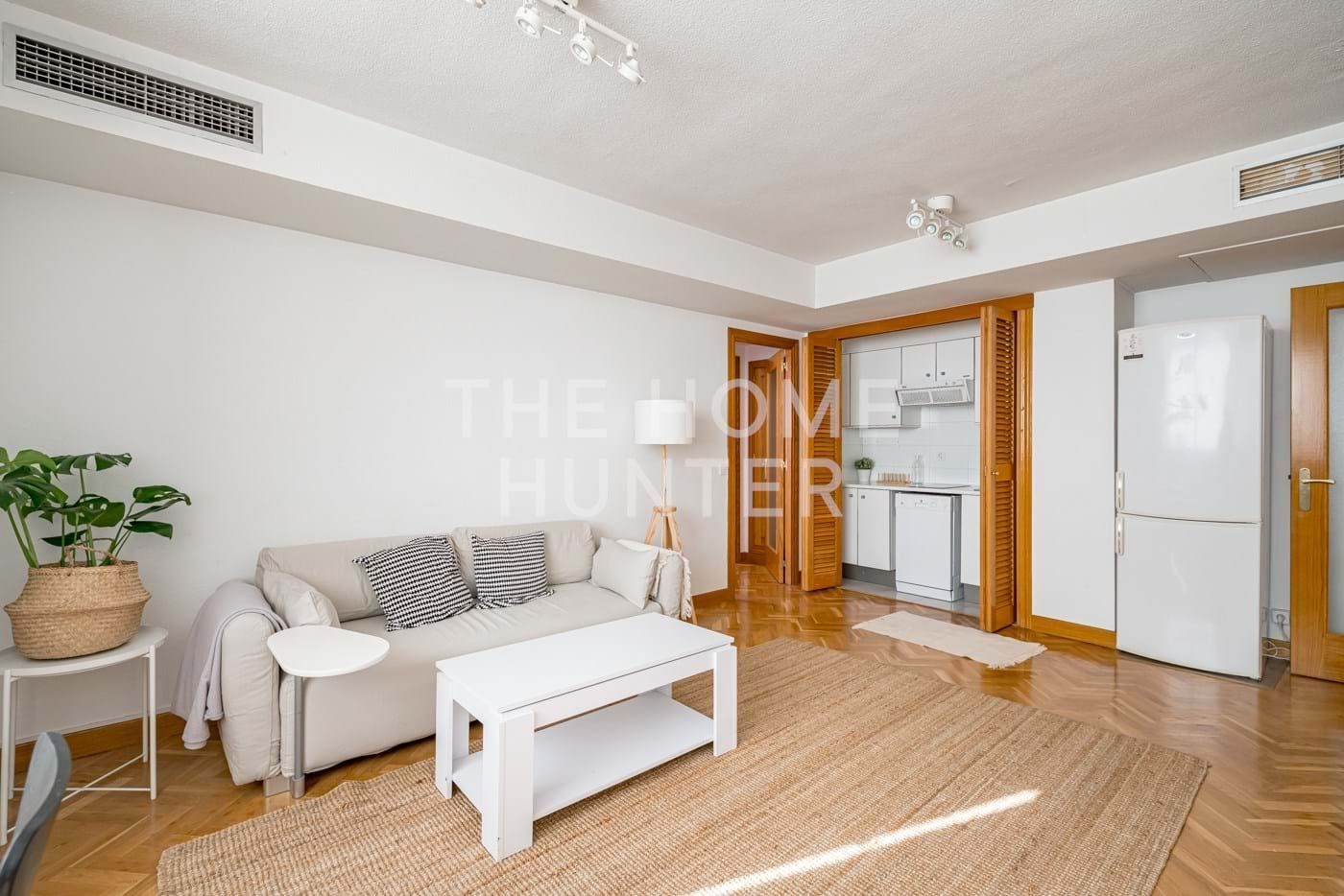 Flat to rent in  Madrid Capital  with Air Conditioner, Heating and Furnished