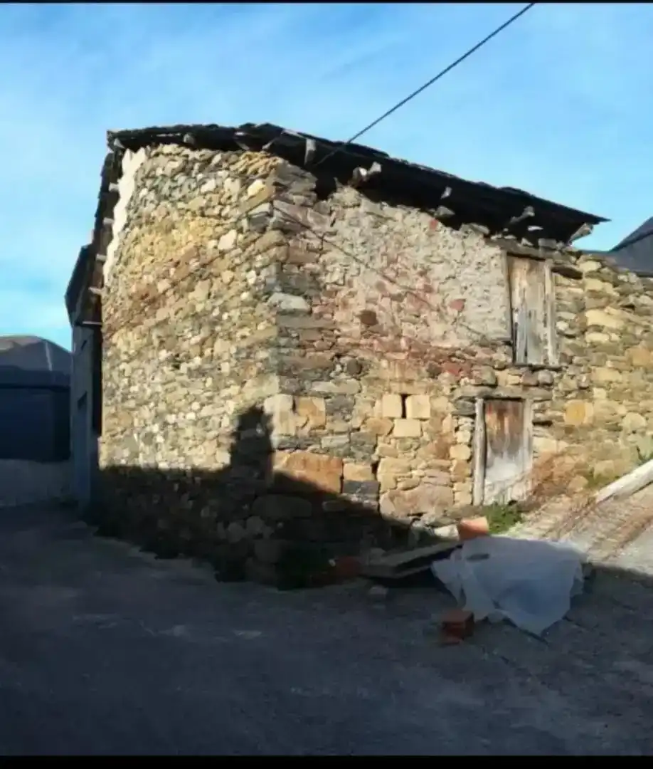 Vista exterior de Casa adosada en venda en Igüeña