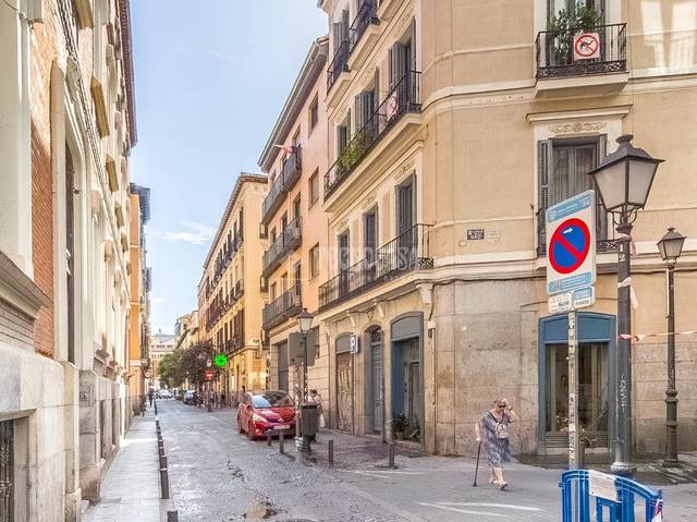 Piso en Venta en Universidad - Malasaña