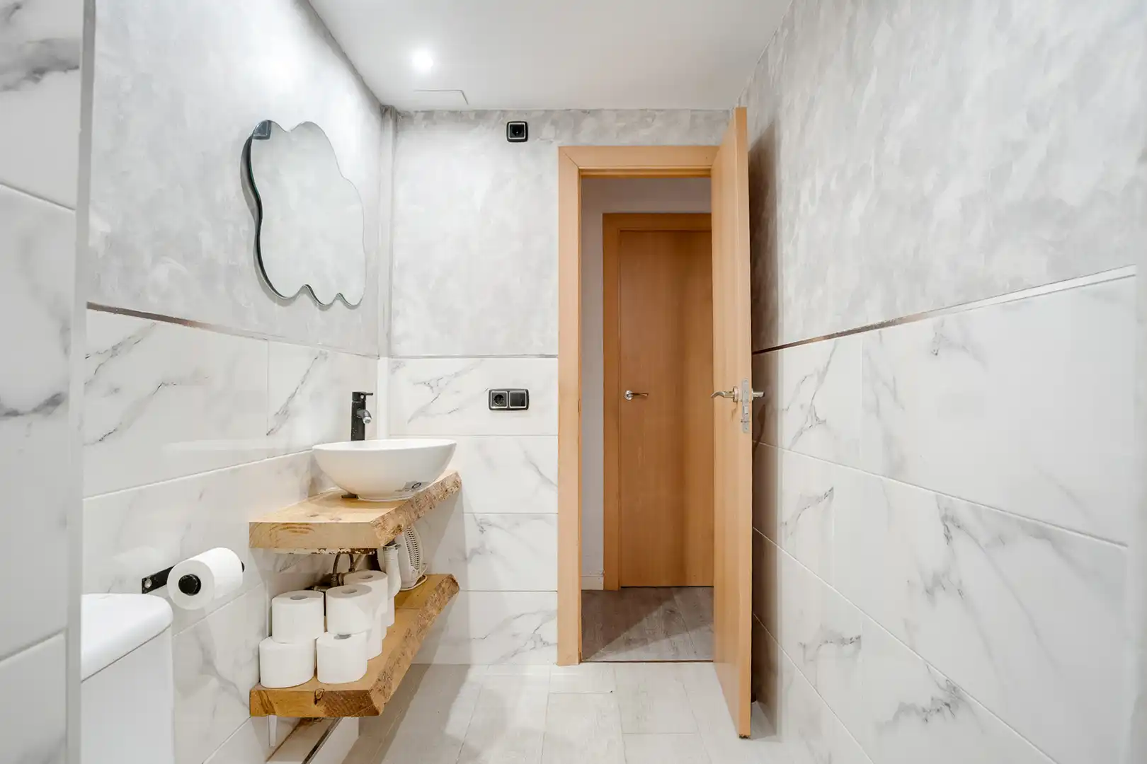Baño de Planta baja en venta en L'Hospitalet de Llobregat con Horno