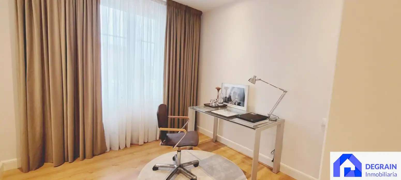 Bedroom of Flat for sale in Oviedo   with Heating