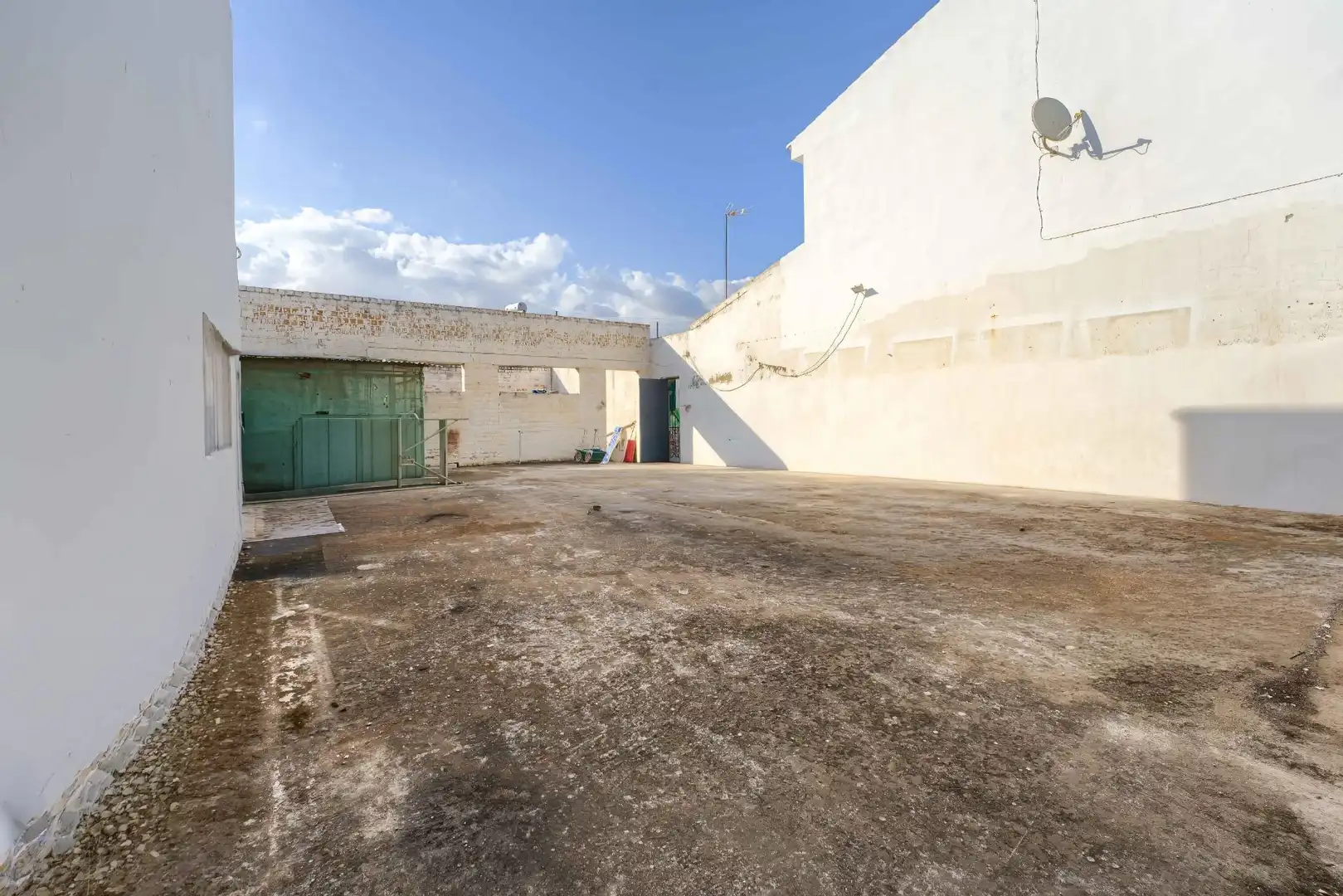Außenansicht von Residential zum Verkauf in Olivares, Sevilla