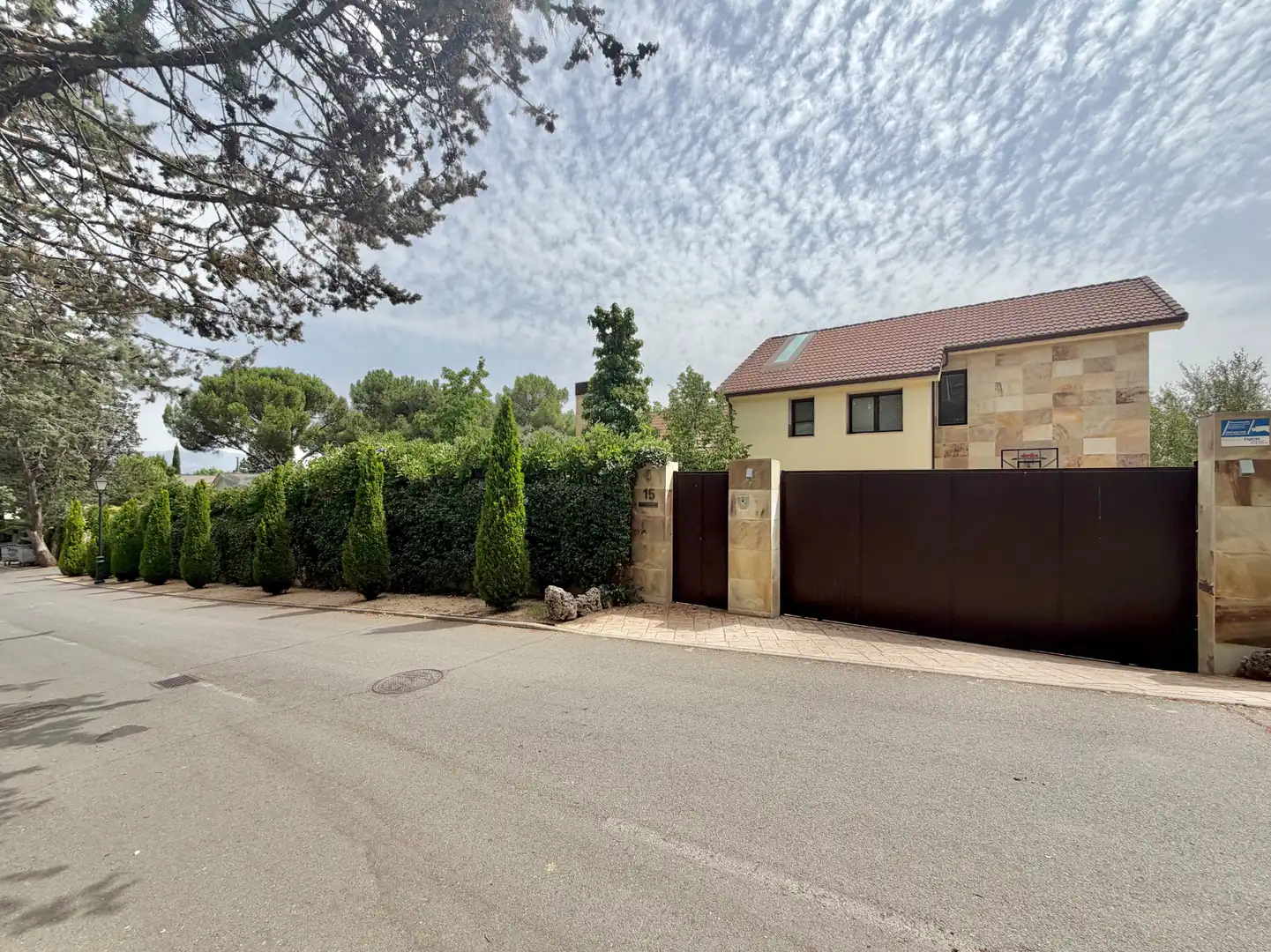 Vista exterior de Casa o chalet en venta en Galapagar con Aire acondicionado, Calefacción y Jardín privado