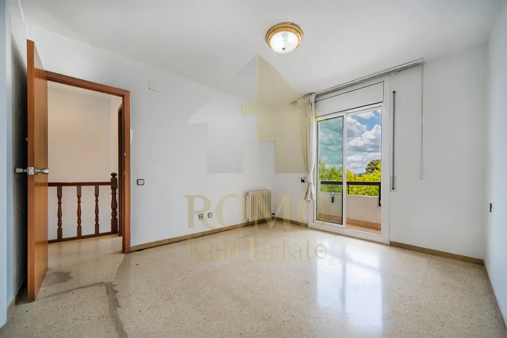 Habitación de Casa adosada en venta en Santa Perpètua de Mogoda con Balcón