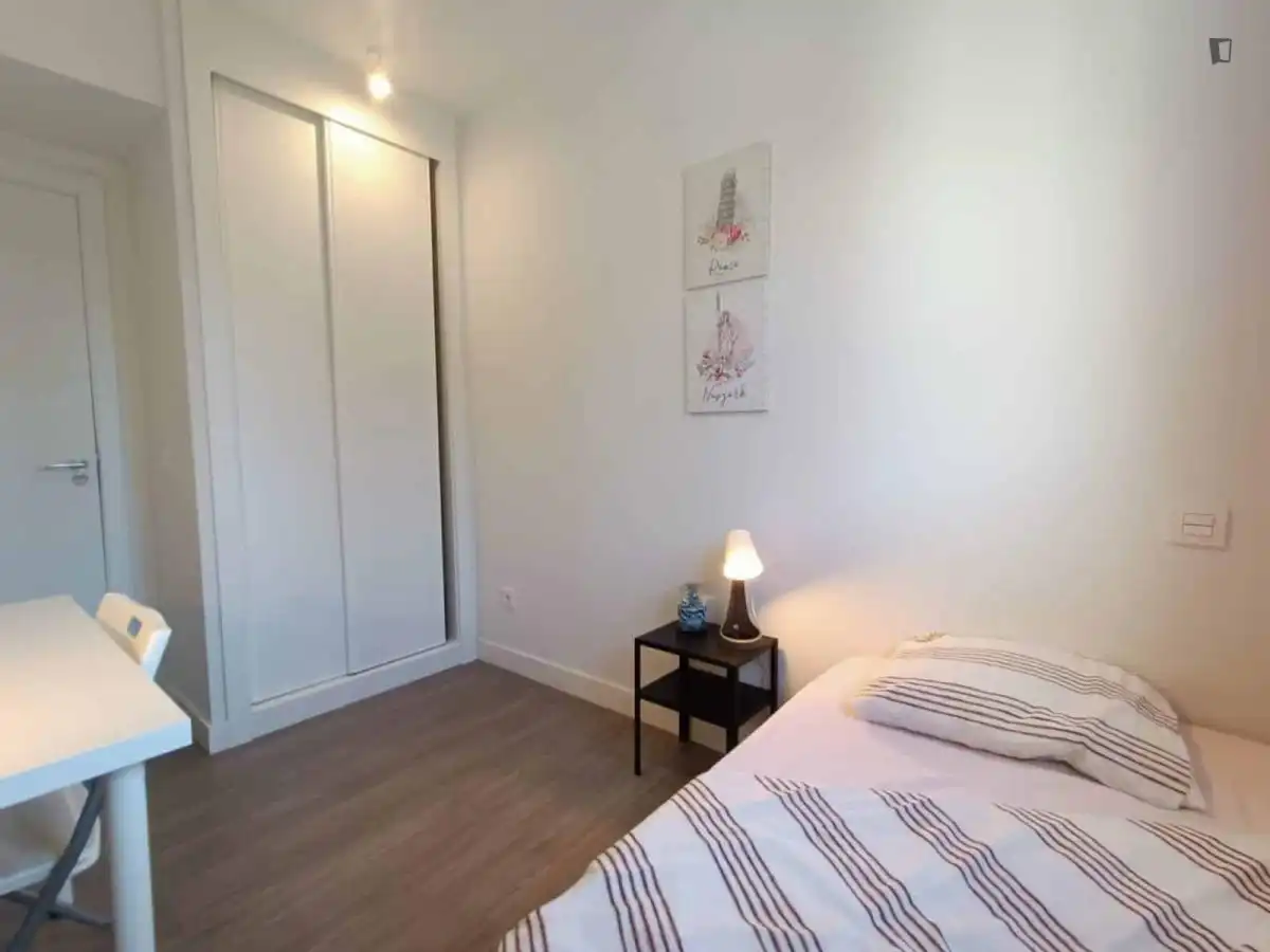 Dormitori de Apartament per a compartir en Rivas-Vaciamadrid amb Moblat, Forn i Rentadora