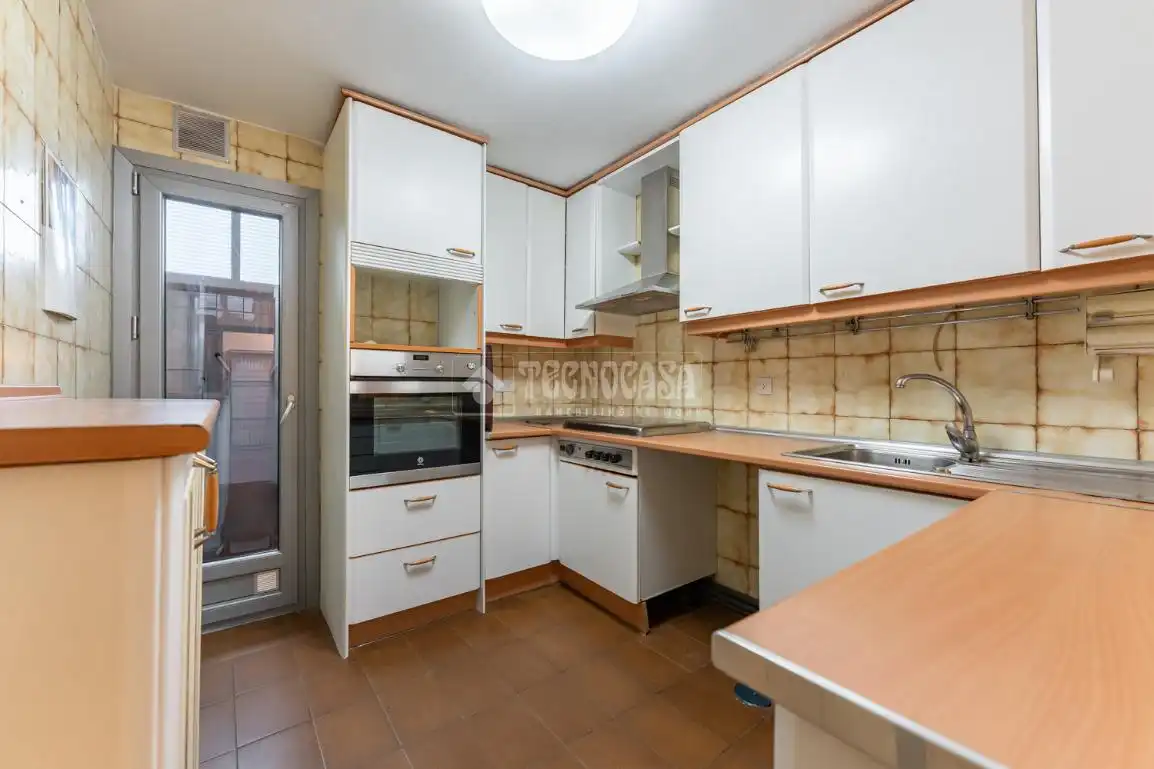 Cocina de Piso en venta en Madrid con Aire acondicionado, Calefacción y Piscina comunitaria