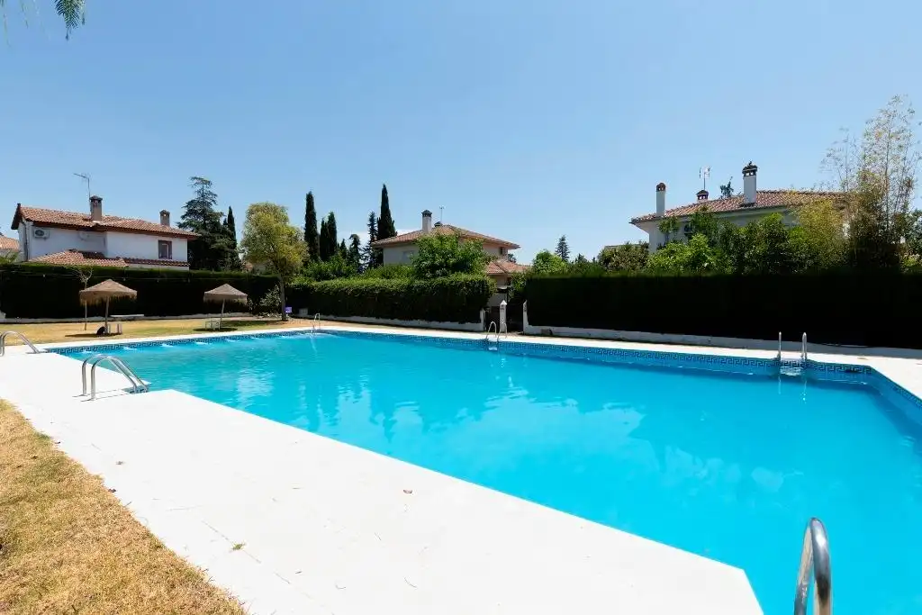 Piscina de Casa o xalet en venda en Albolote amb Aire condicionat, Balcó i Piscina comunitària
