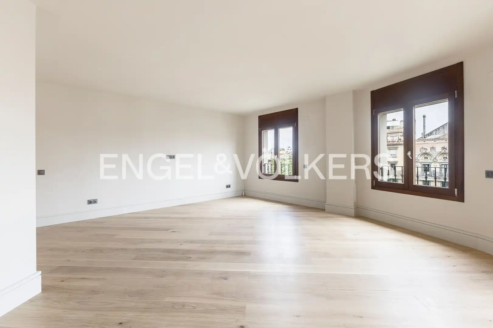 Sala d'estar de Pis en venda en Barcelona amb Aire condicionat, Calefacció i Parquet