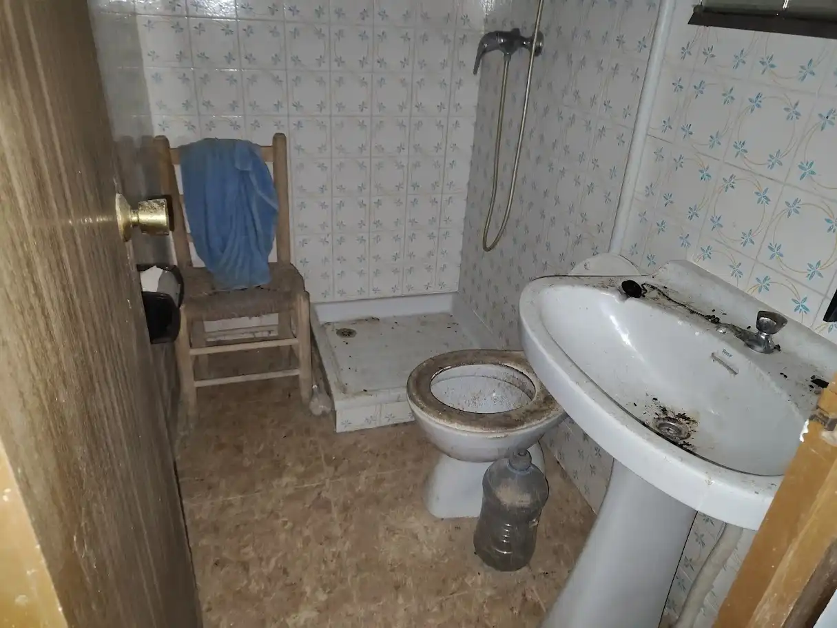 Bathroom of Houses for sale in La Torre d'en Besora  with Furnished
