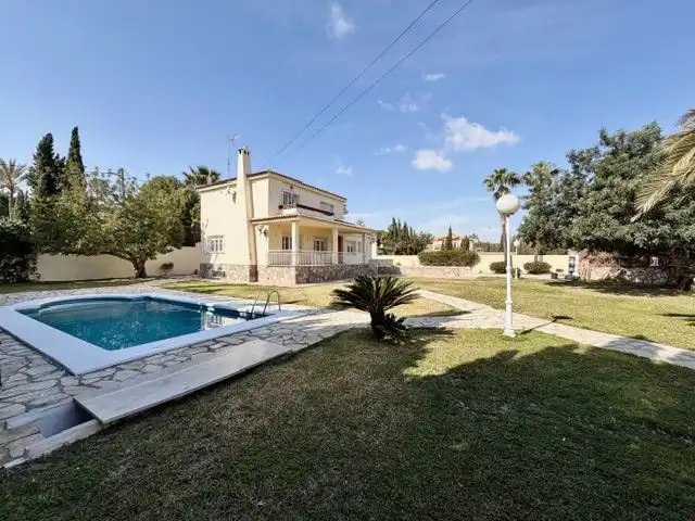 Vista exterior de Casa o xalet en venda en Sant Joan d'Alacant amb Calefacció, Jardí privat i Traster
