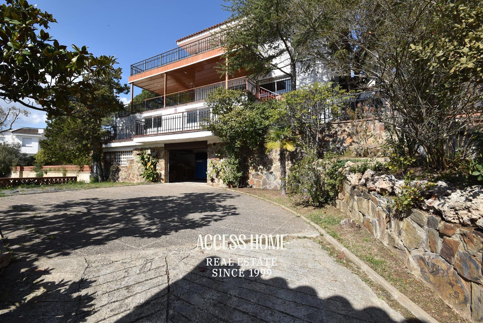 Vista exterior de Casa o xalet en venda en Argentona amb Calefacció, Traster i Piscina
