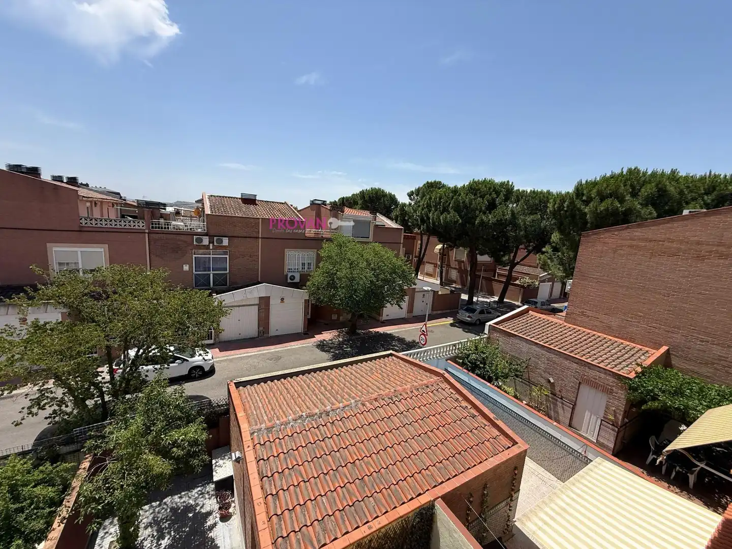 Vista exterior de Casa adosada en venda en Torrejón de Ardoz amb Aire condicionat, Calefacció i Terrassa