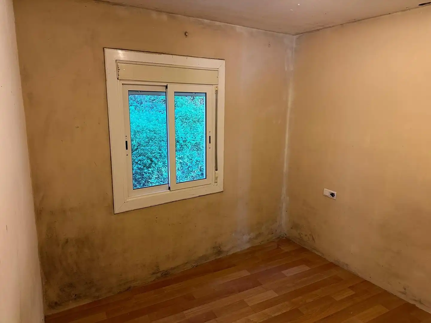 Bedroom of Flat for sale in Girona