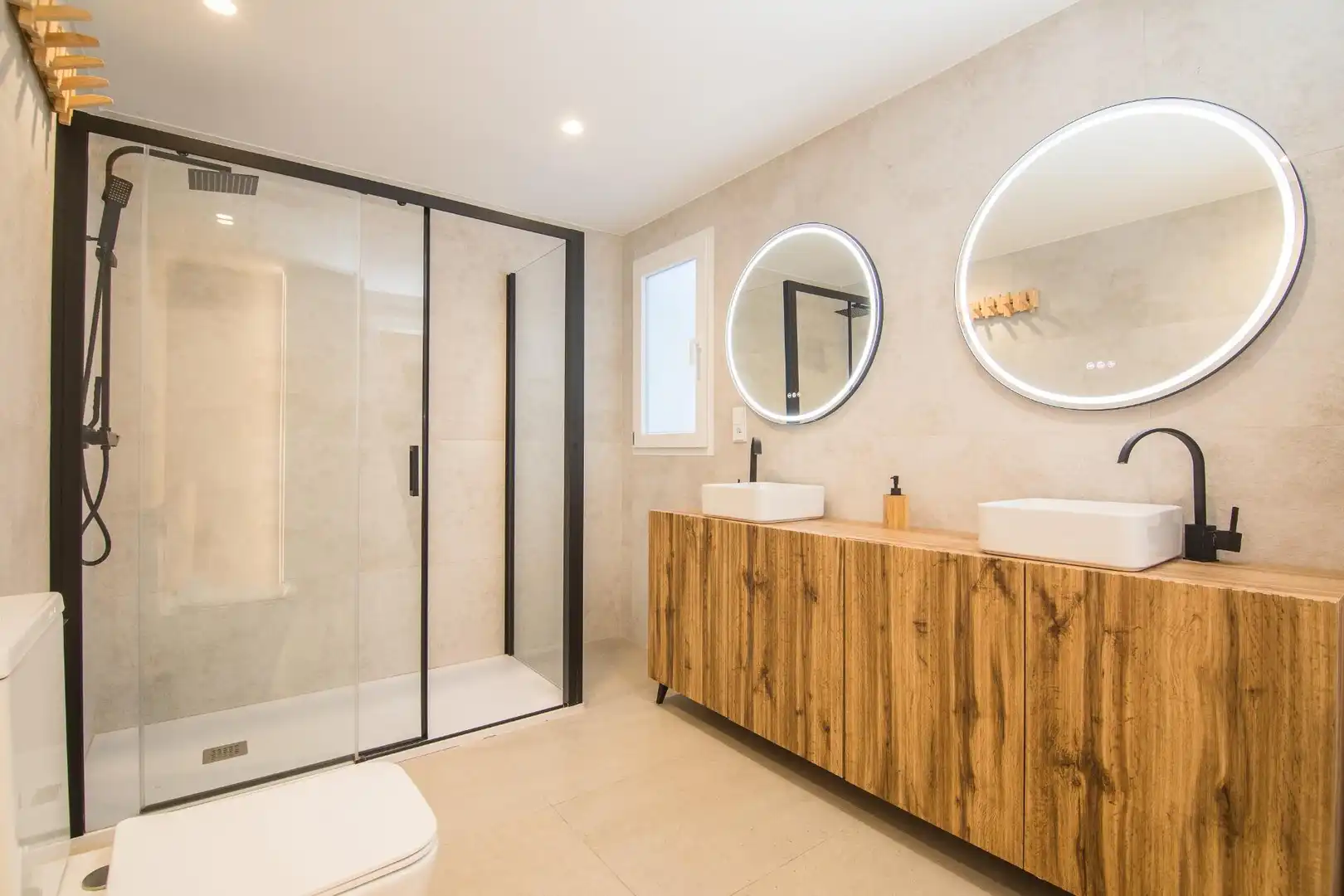 Bathroom of Houses for sale in Elche / Elx  with Air Conditioner, Private garden and Terrace