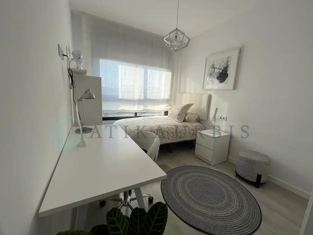 Habitación de Ático de alquiler en Málaga con Aire acondicionado, Terraza y Piscina