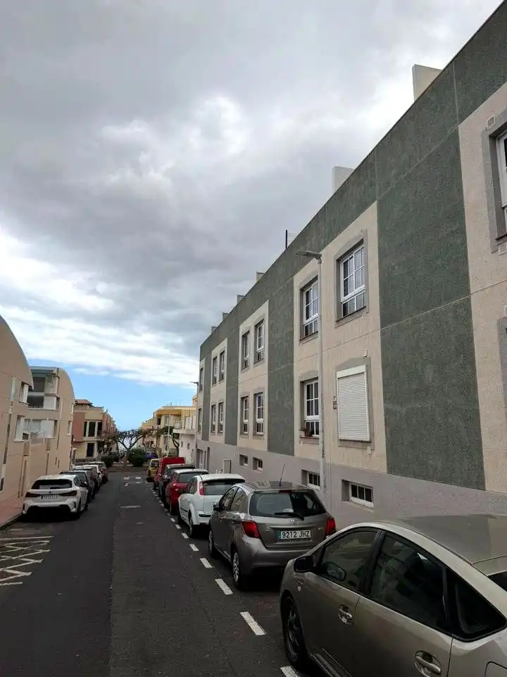 Außenansicht von Erdgeschoss zum Verkauf in San Miguel de Abona mit Terrasse und Möbliert