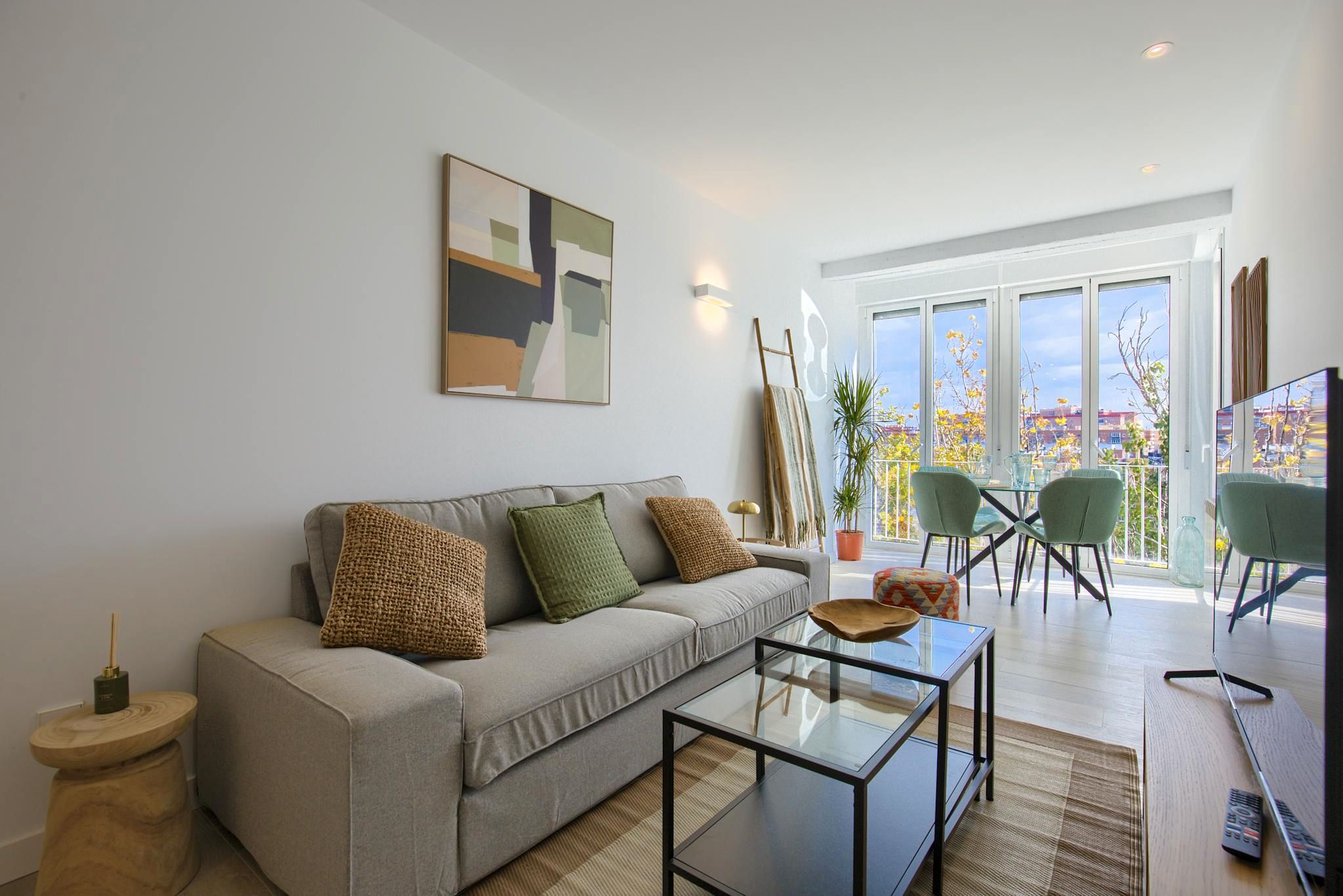 Living room of Flat to rent in  Madrid Capital  with Air Conditioner, Heating and Furnished