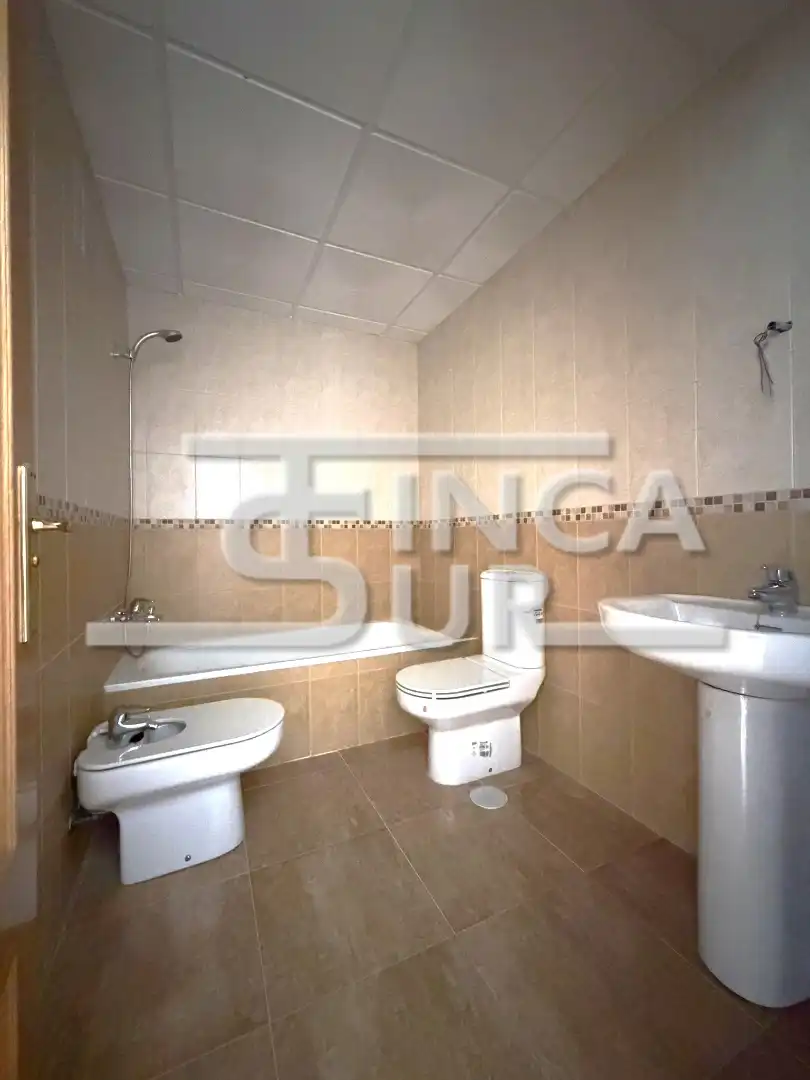 Baño de Piso en venta en Roquetas de Mar con Balcón