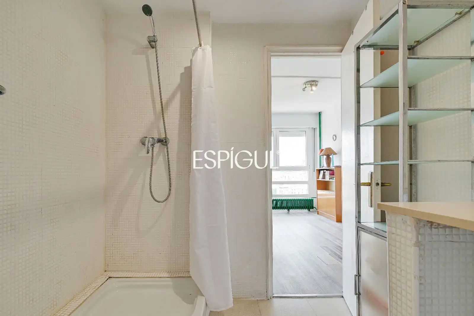 Baño de Piso en venta en Girona con Calefacción, Parquet y Amueblado