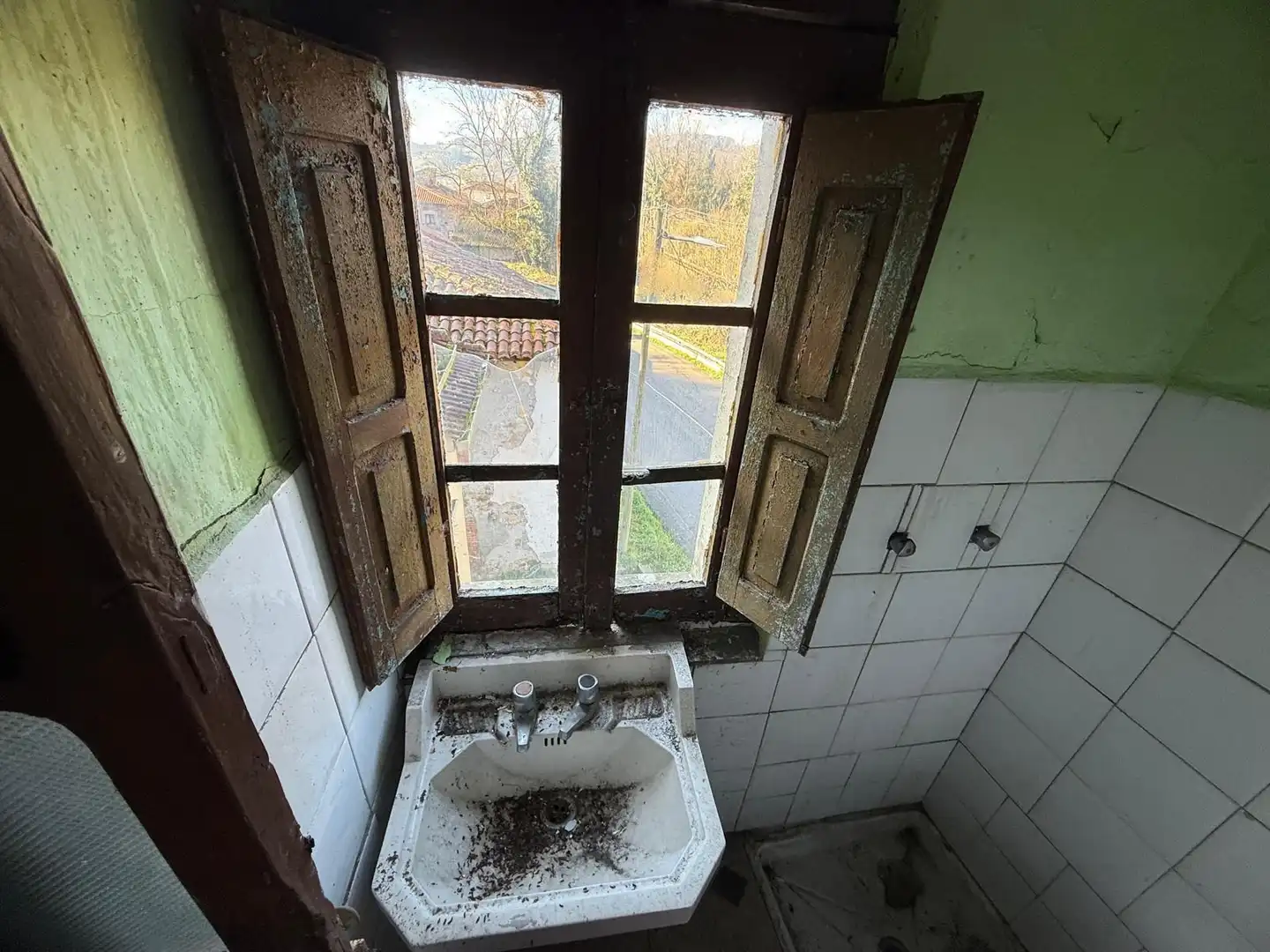 Badezimmer von Einfamilien-Reihenhaus zum Verkauf in Grado mit Abstellraum