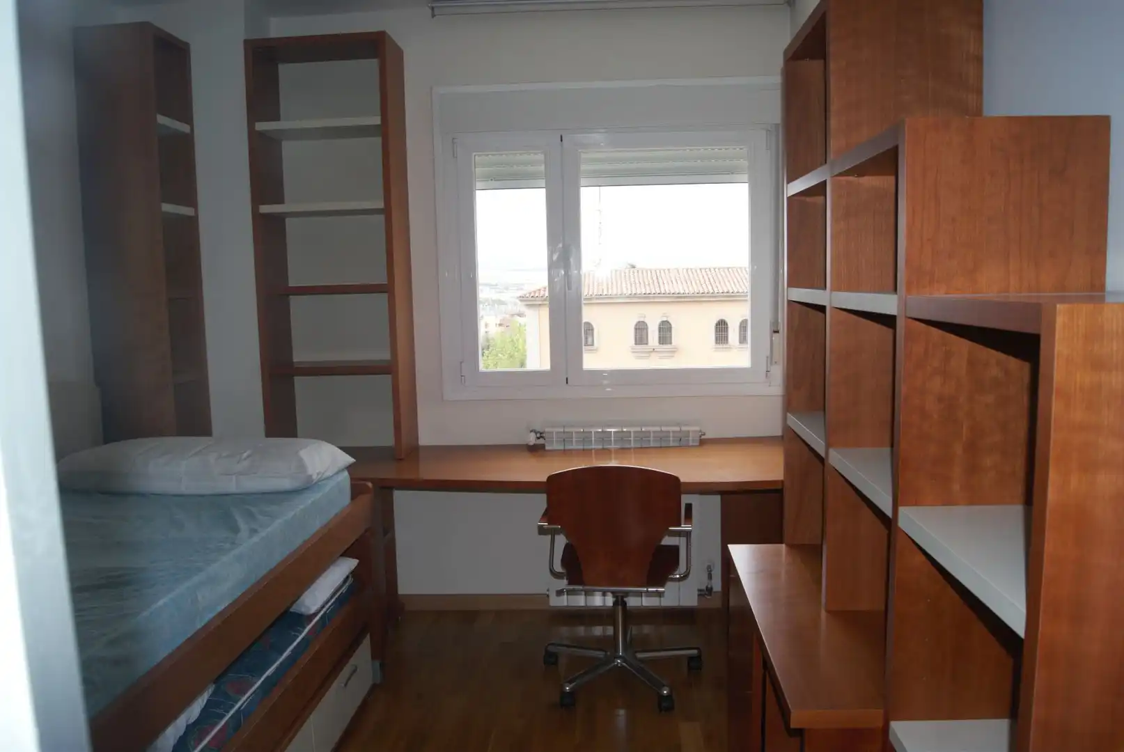 Habitación de Piso de alquiler en Ávila con Calefacción y Amueblado