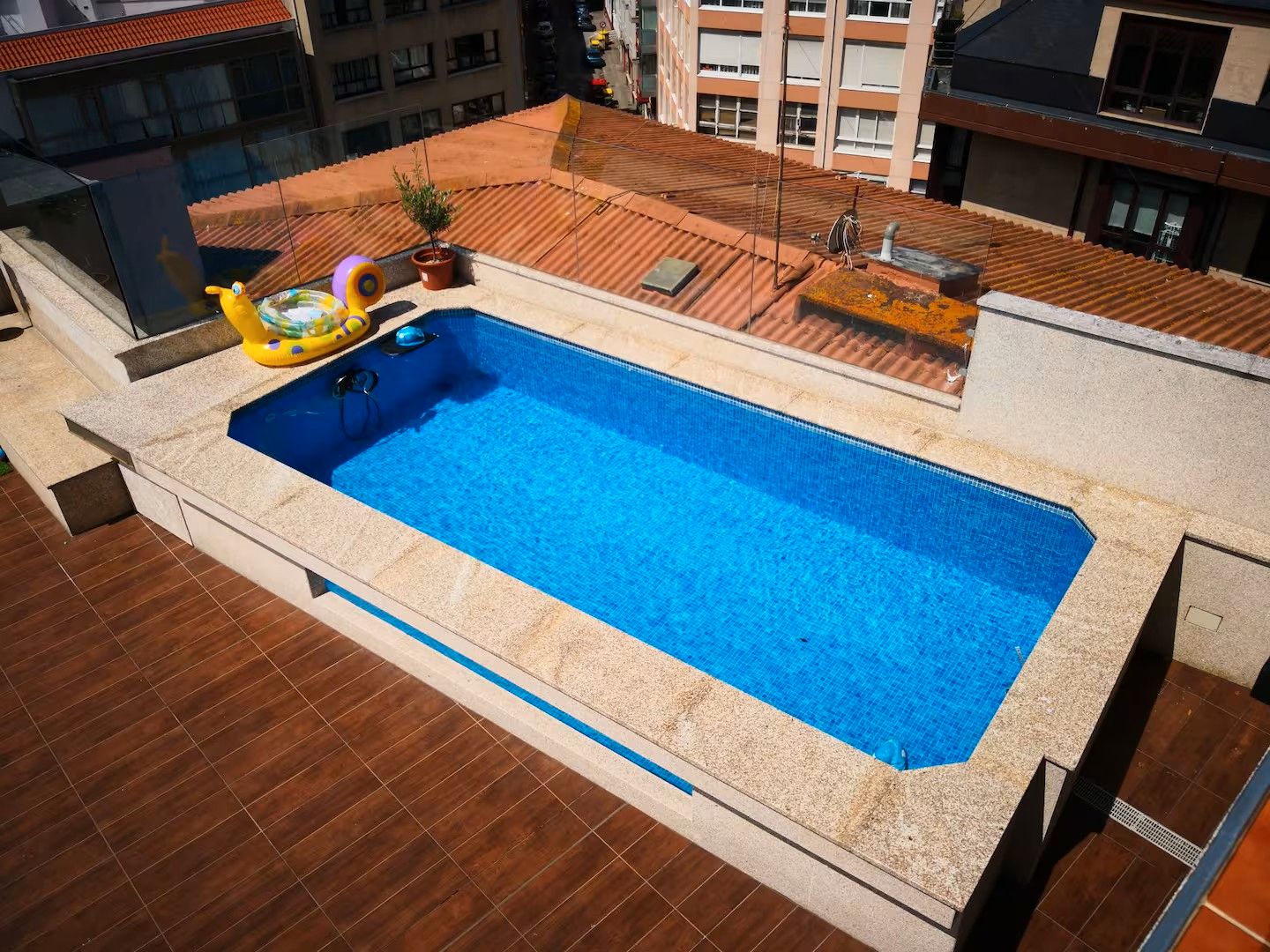 Piscina de Pis de lloguer en A Coruña Capital  amb Aire condicionat, Traster i Piscina