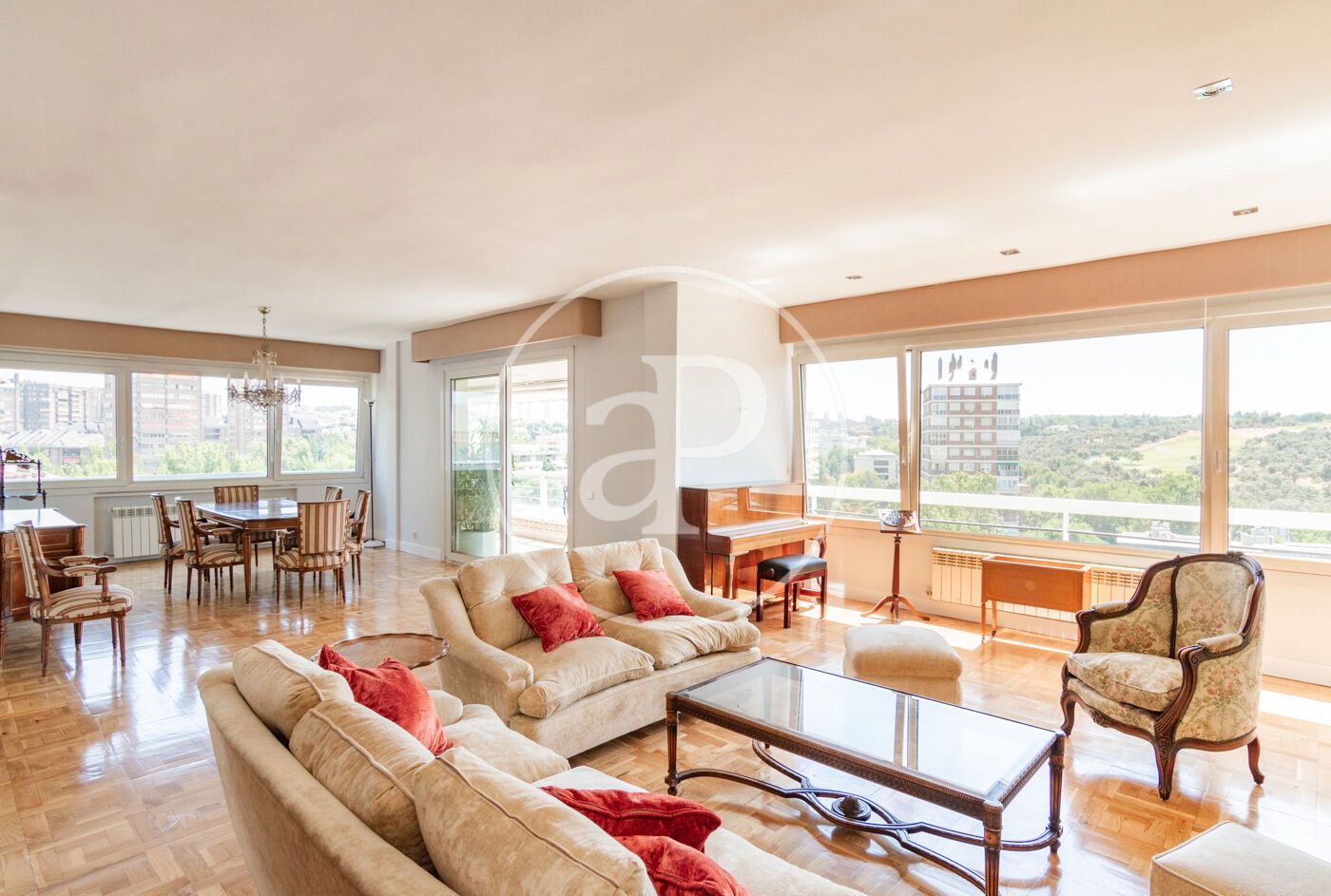 Living room of Flat to rent in  Madrid Capital  with Air Conditioner, Heating and Private garden