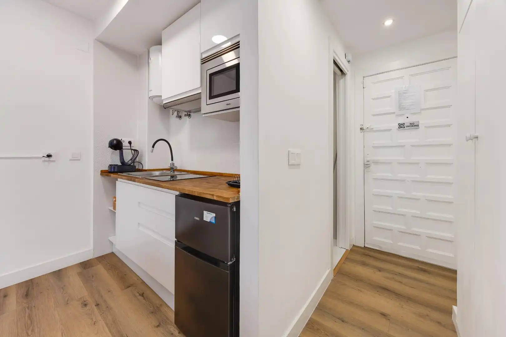 Kitchen of Study for sale in Torrevieja  with Air Conditioner, Terrace and Balcony