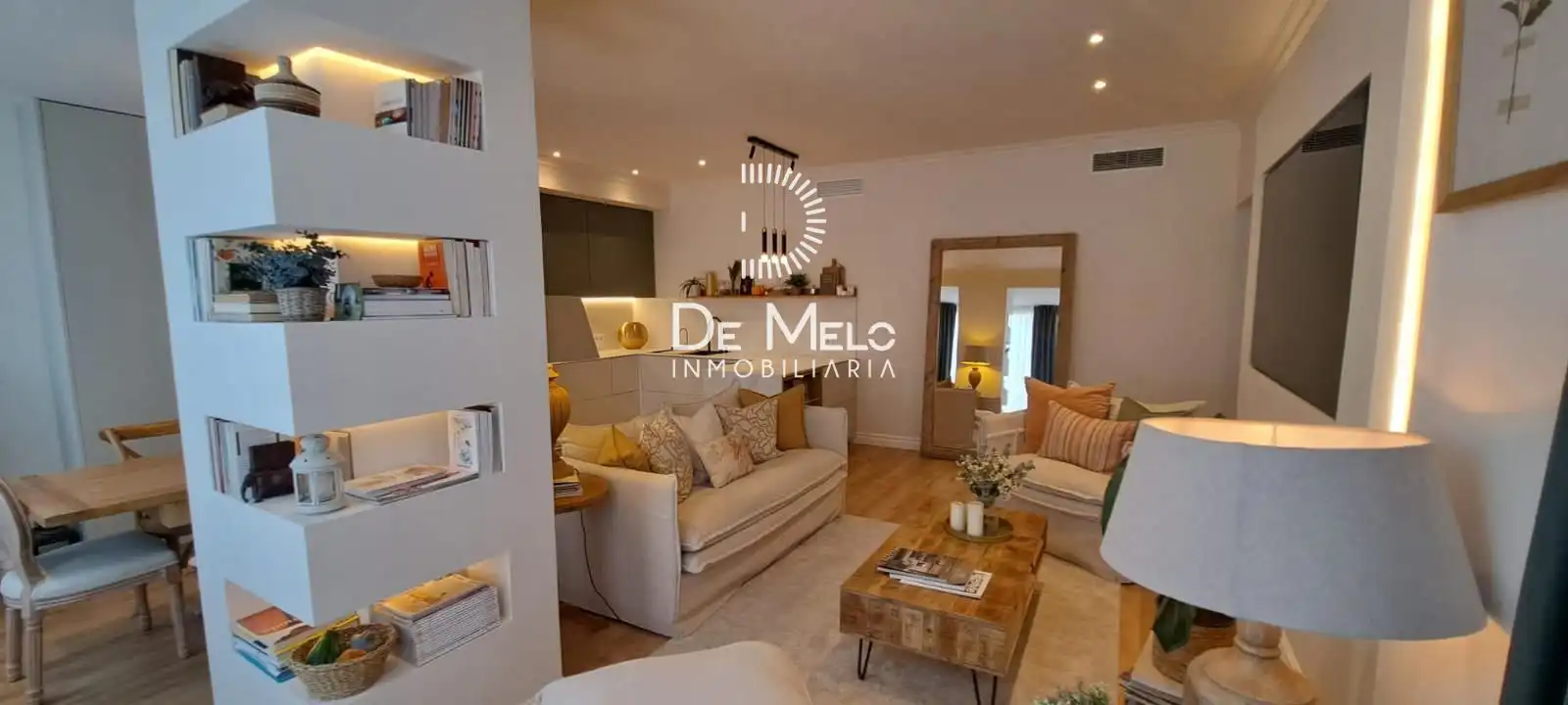 Wohnzimmer von Wohnung zum Verkauf in Barcelona mit Klimaanlage, Heizung und Parkett