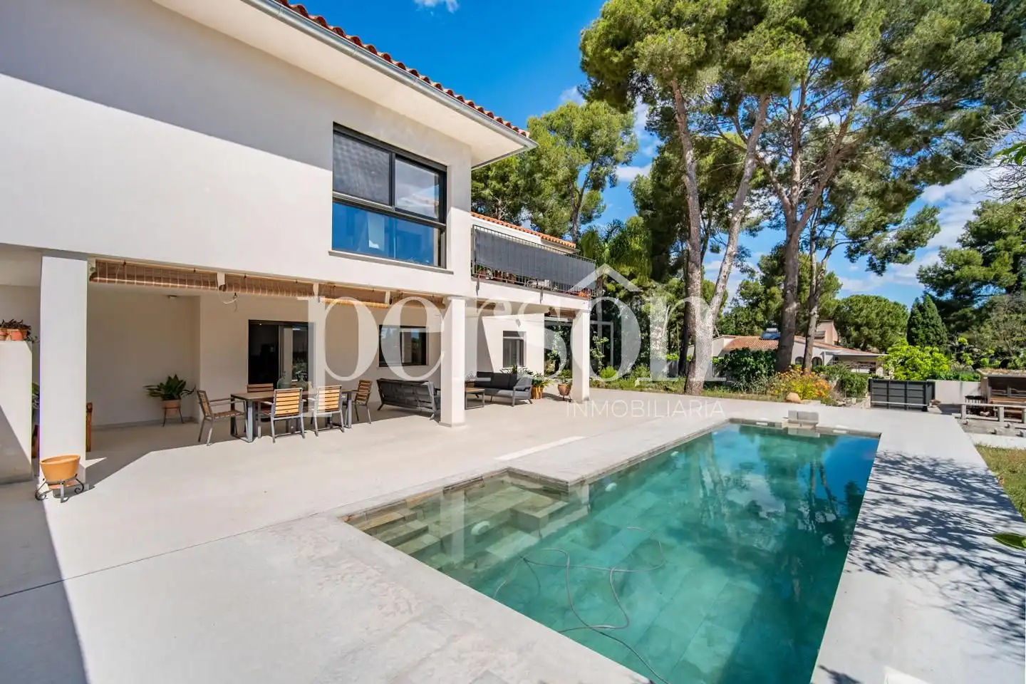 Vista exterior de Casa o xalet en venda en L'Eliana amb Aire condicionat, Calefacció i Jardí privat