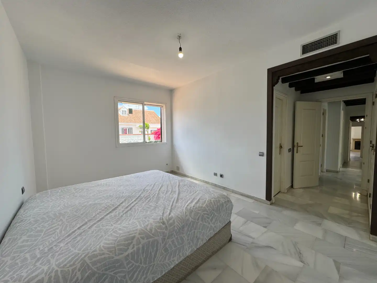 Habitación de Casa o chalet de alquiler en Espartinas con Aire acondicionado, Calefacción y Jardín privado