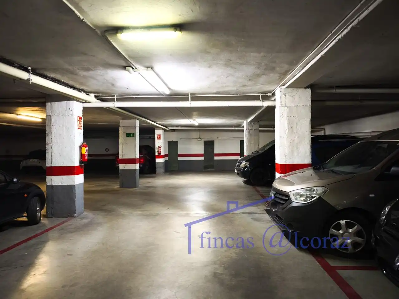 Parking de Piso en venta en Huesca con Calefacción y Trastero