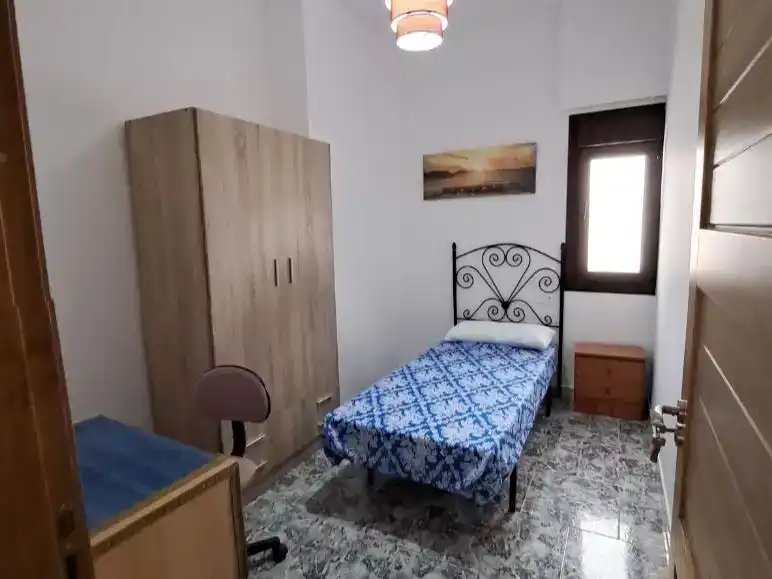 Schlafzimmer von Erdgeschoss zur Miete in Osuna mit Klimaanlage