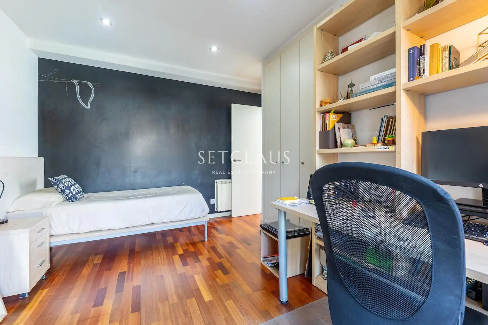 Habitación de Casa adosada en venta en Premià de Mar con Aire acondicionado, Calefacción y Jardín privado