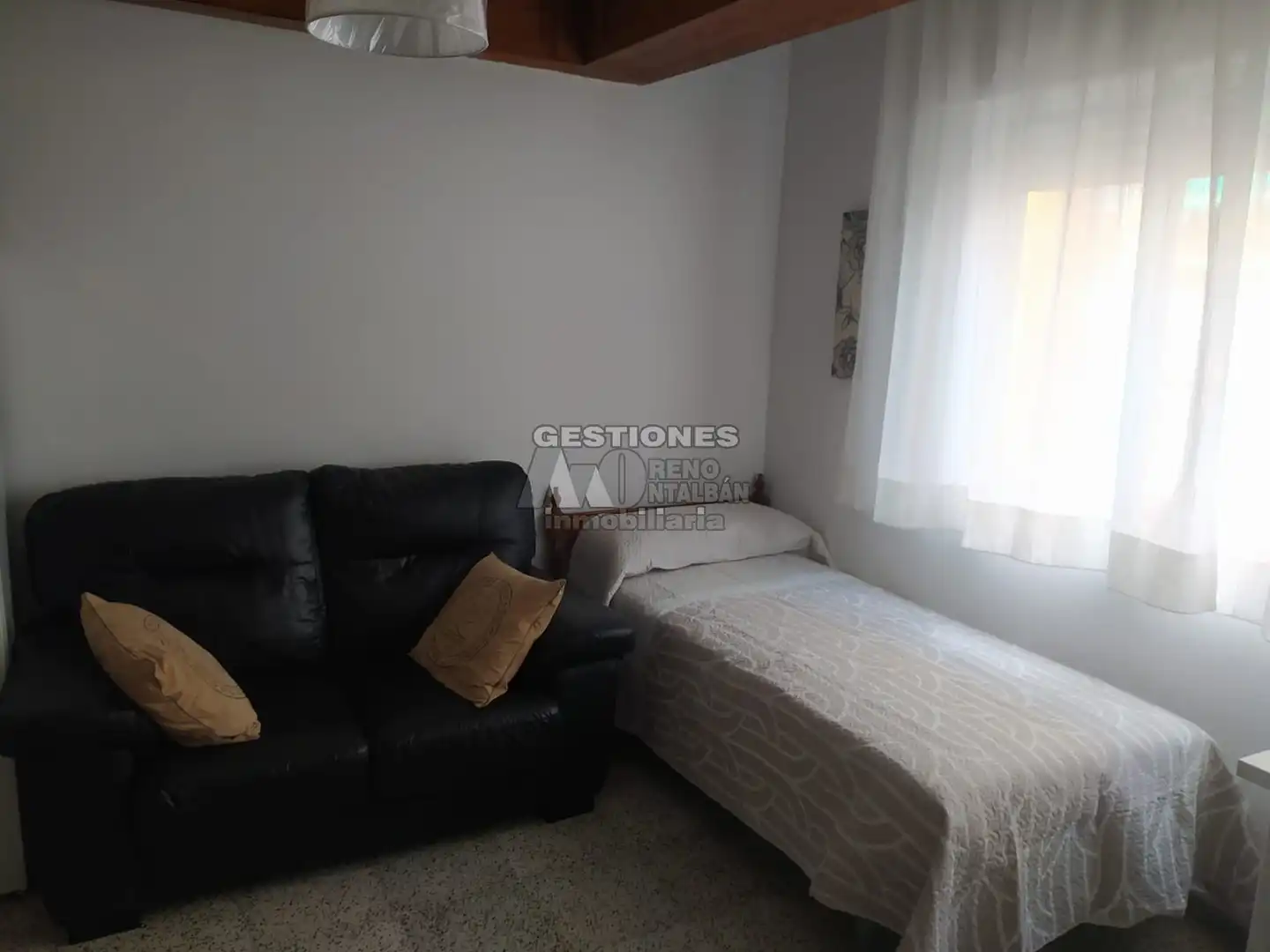 Habitación de Estudio de alquiler en Granada con Calefacción, Amueblado y Lavadora