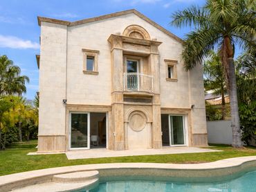 Casa amb balcó en venda a Marbella Centro