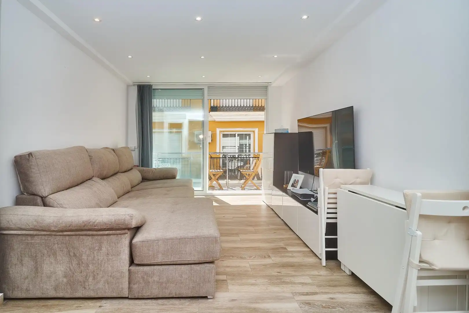Apartament amb terrassa en venda a Puerto Deportivo, imagen 2