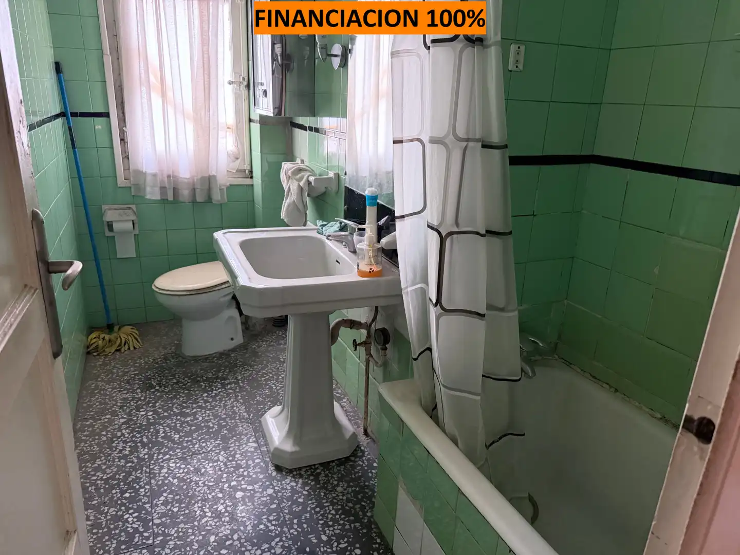 Baño de Piso en venta en Zaragoza con Terraza y Amueblado