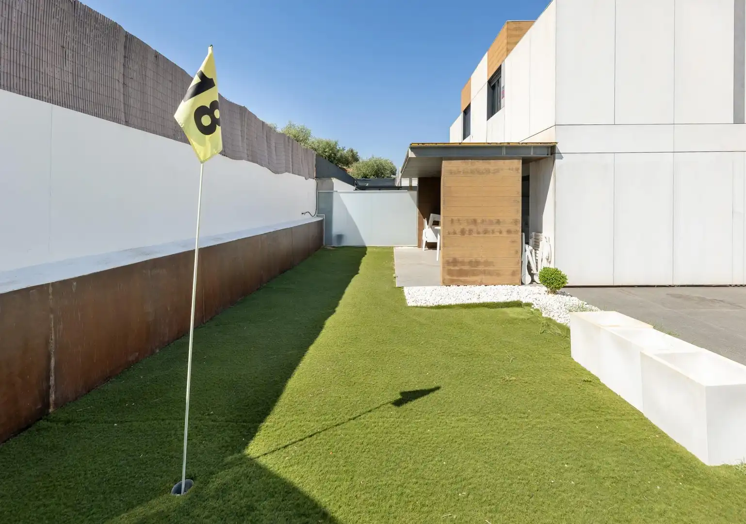 Garten von Einfamilien-Reihenhaus zum Verkauf in Albolote mit Klimaanlage, Heizung und Privatgarten