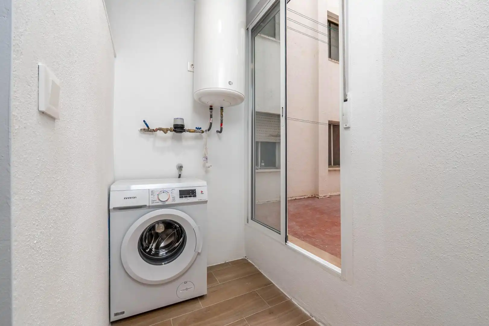 Piso en venta en Calle JUAN DE LA CIERVA, Barrio de Zaidín