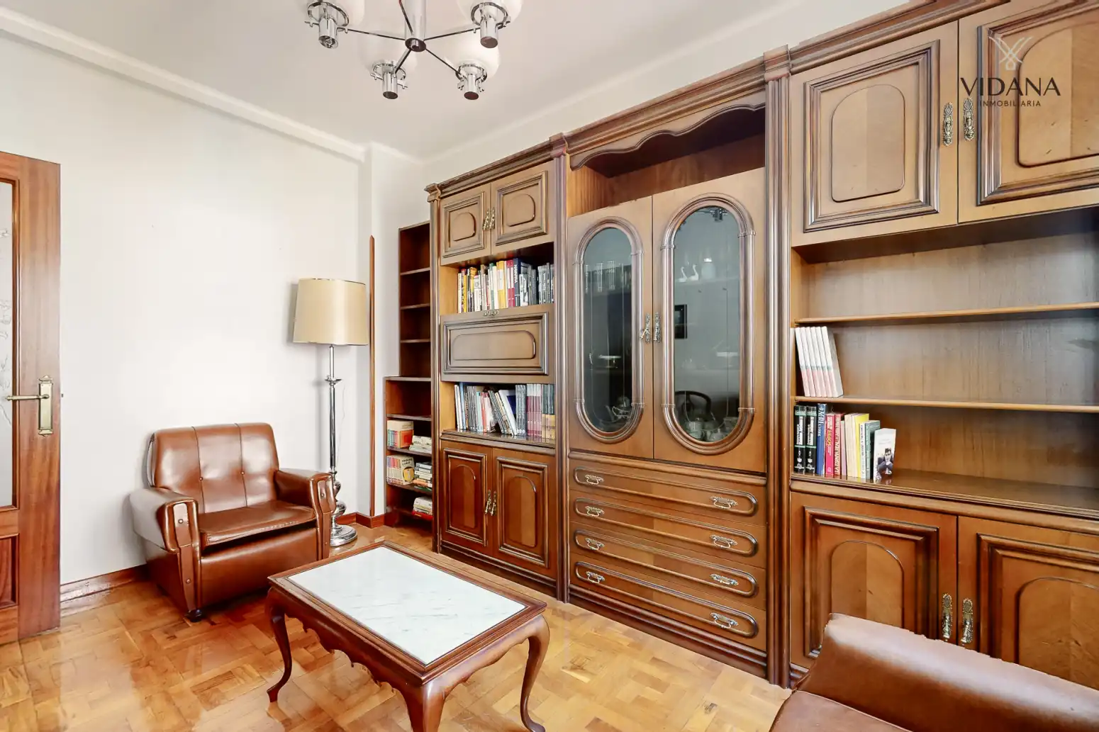 Sala de estar de Piso en venta en  Pamplona / Iruña con Calefacción, Parquet y Terraza